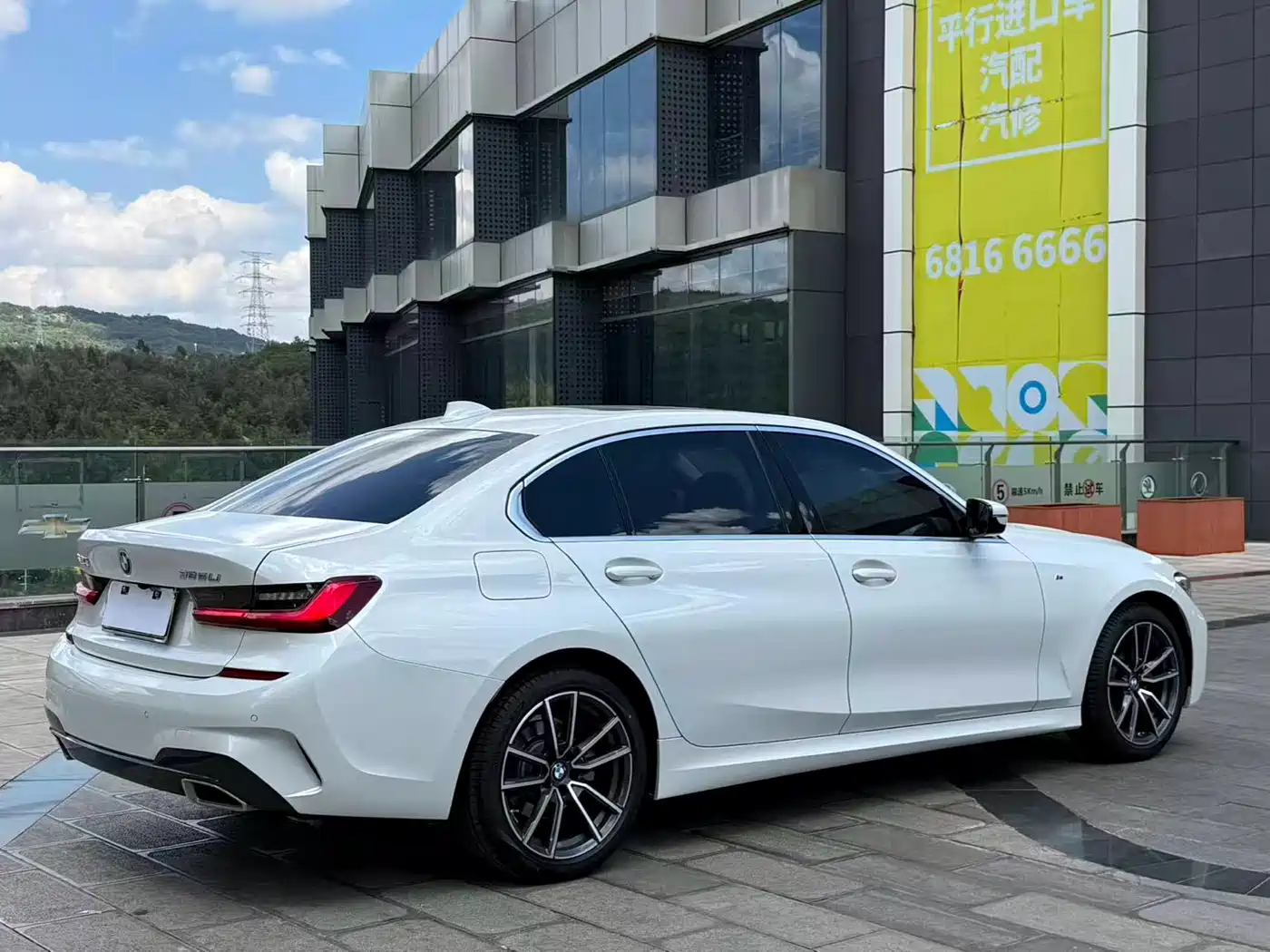 BMW 3-SERIES