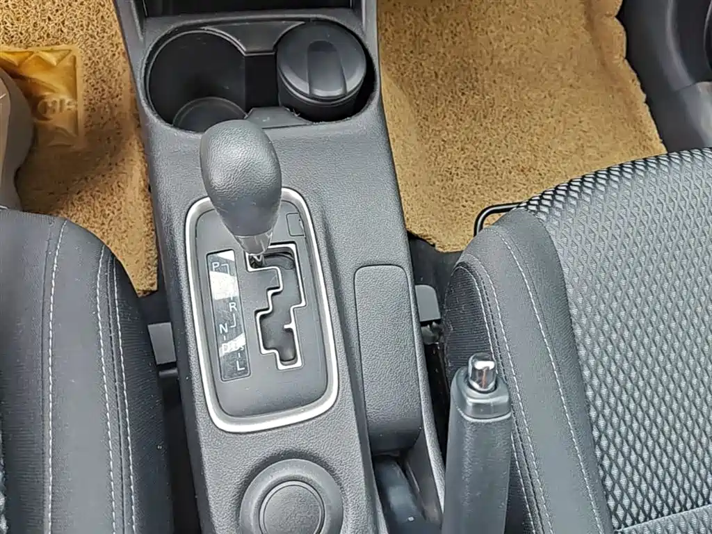 Mitsubishi Outlander 2016 2.0L 2WD Fashion Edition 5-seater фото 14