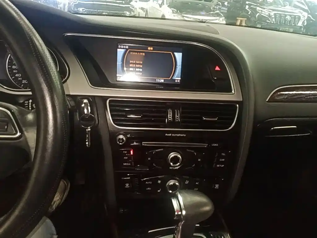 Audi A4L 2013 35 TFSI Automatic Comfort фото 10