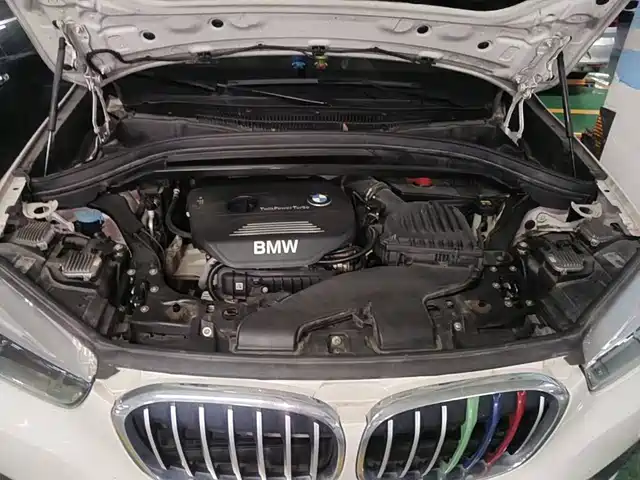 BMW X1 2016 sDrive18Li Premium Model — фото 3