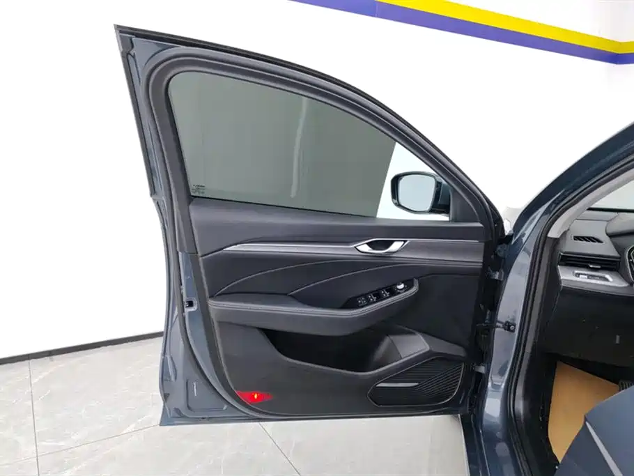 GEELY AUTOMOBILE XINGRUI