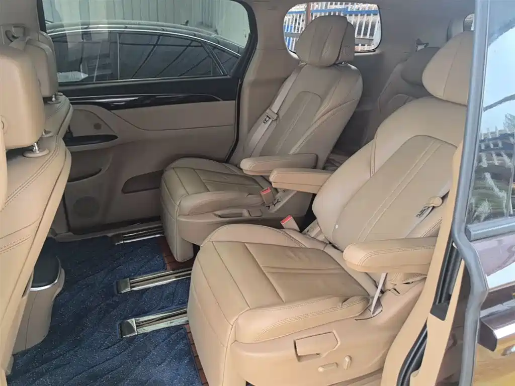Buick GL8 2017 ES 28T Luxury China V фото 17