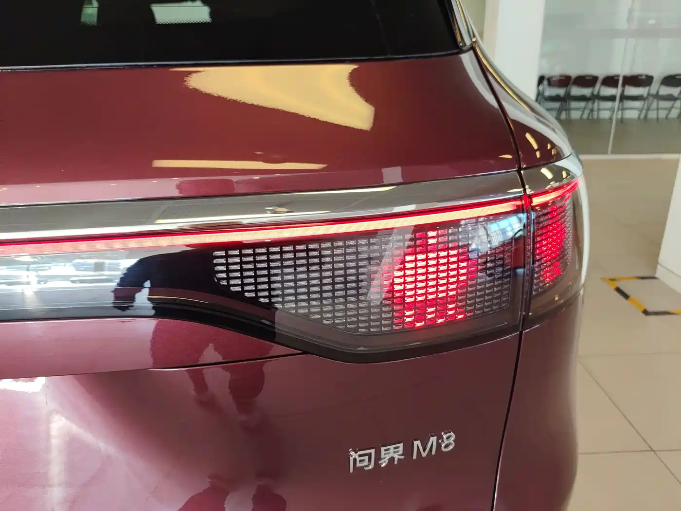 AITO Wenjie AITO M8 2025 Model Extended Range Ultra Edition 53.4kWh 5-Seater фото 30