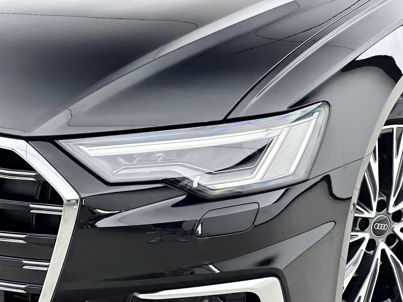 Фото 7 - Audi A6L