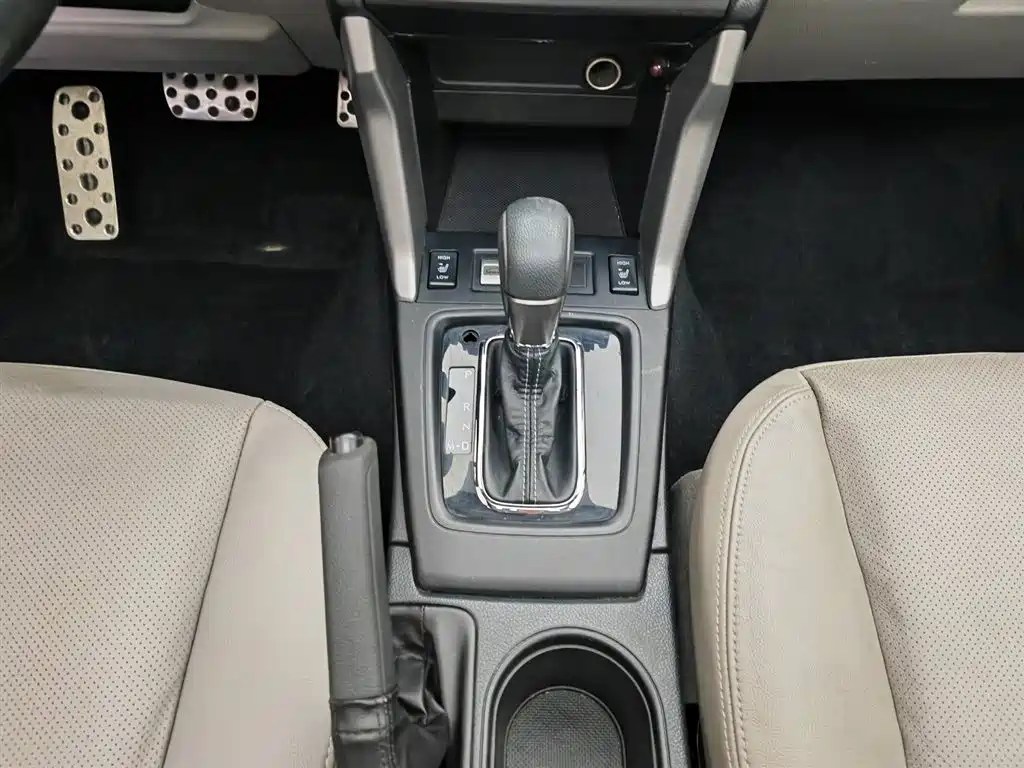 Subaru Forester 2013 2.5i Automatic Premium Edition фото 13