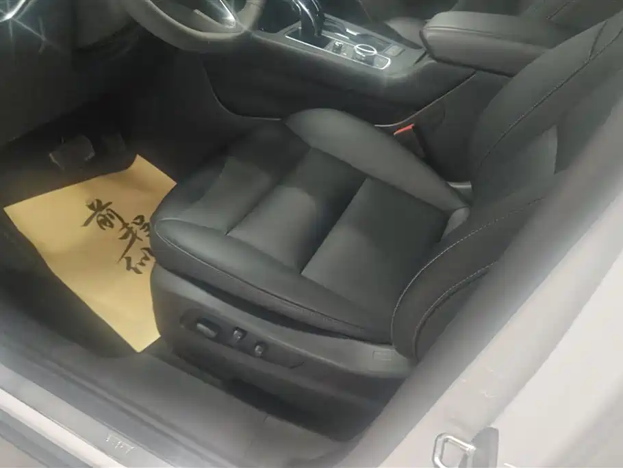 Cadillac XT4 2021 28T FWD Premium Edition фото 9