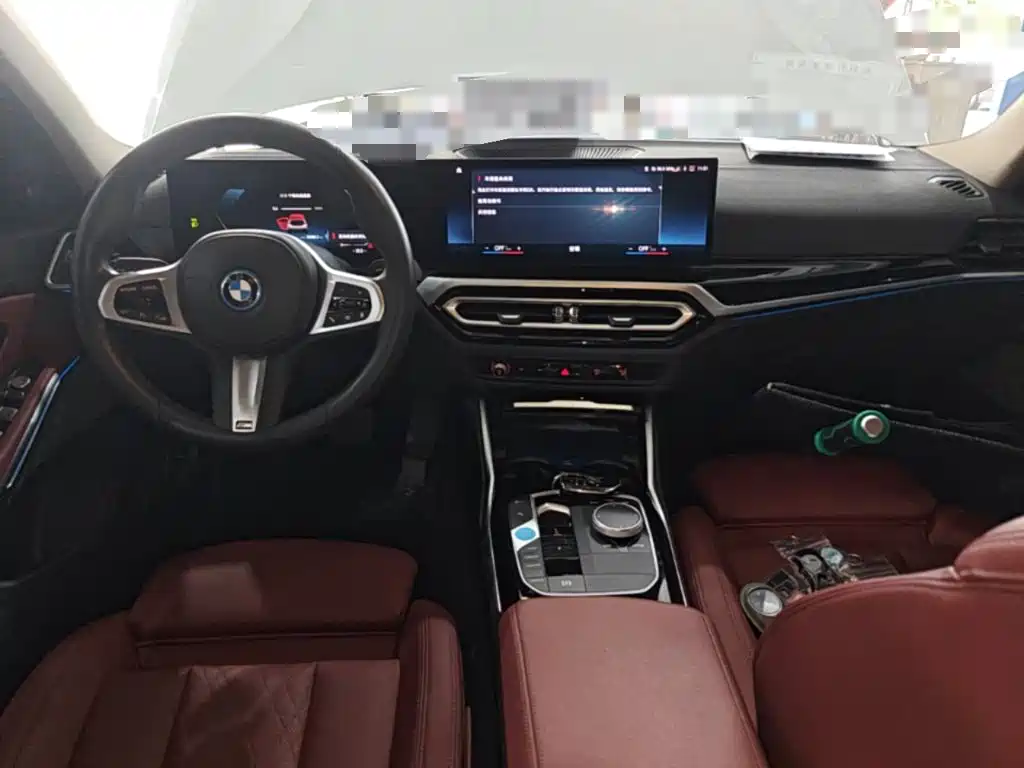 Фото 14 - BMW i3