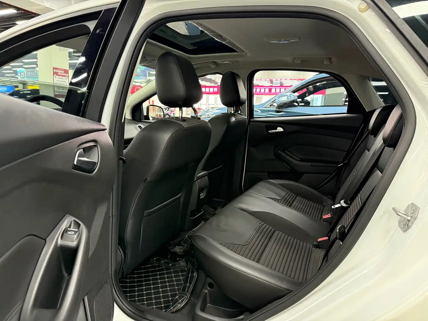 Ford Focus 2018 2017 Hatchback EcoBoost 125 Auto Super Fashion Smart Edition