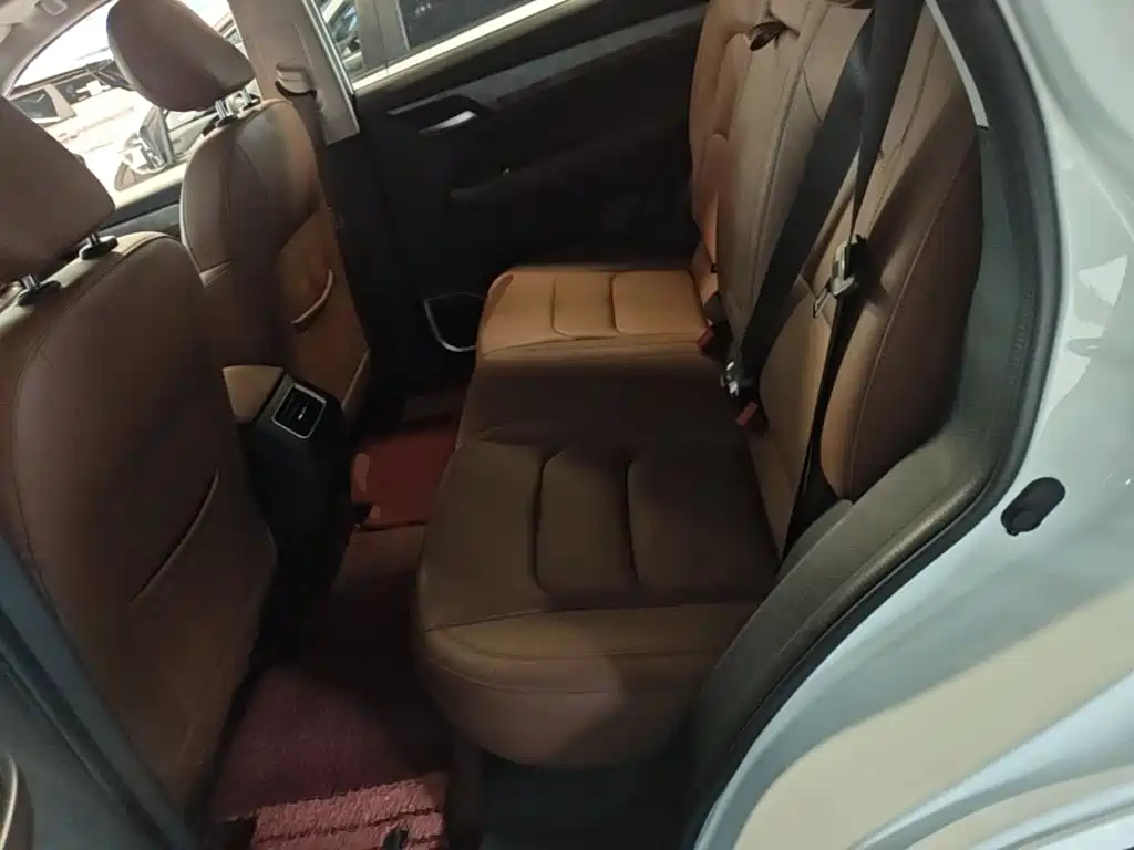 Photo 17 - Geely Emgrand X6