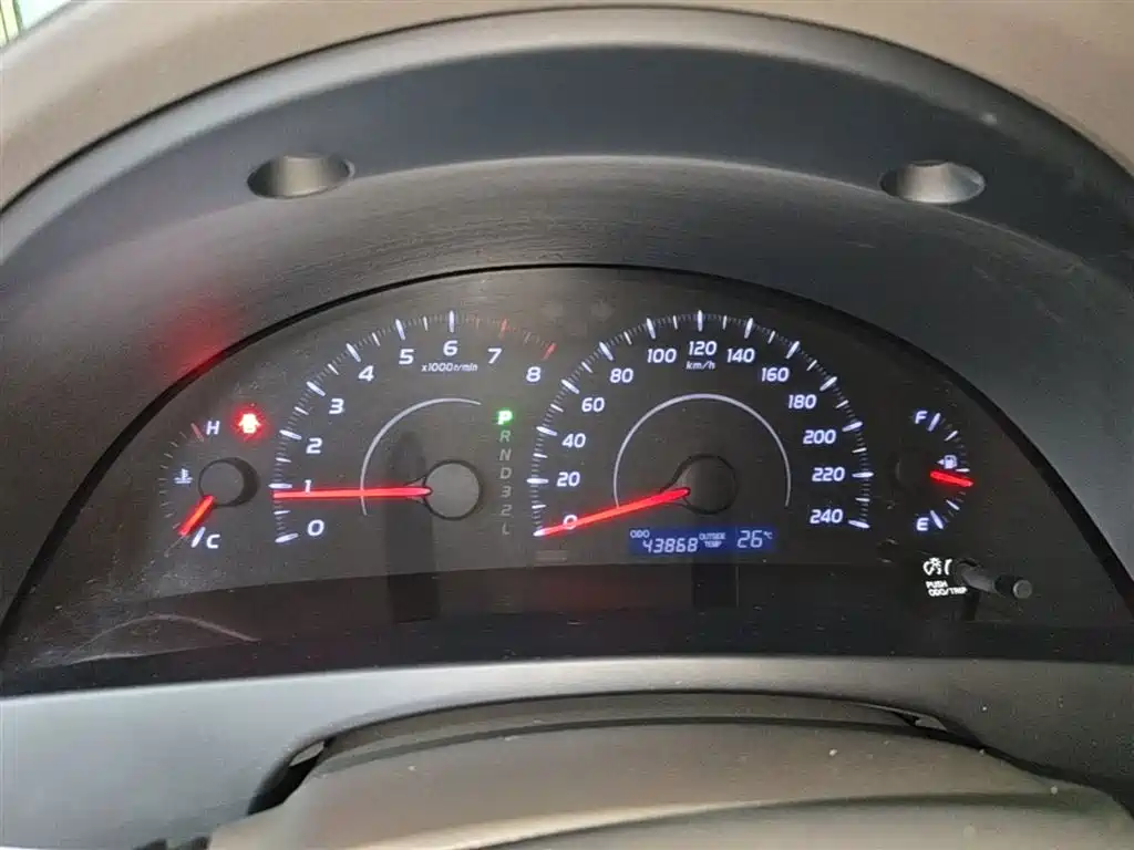 Toyota Camry 2013 200E Classic Elite Edition фото 12