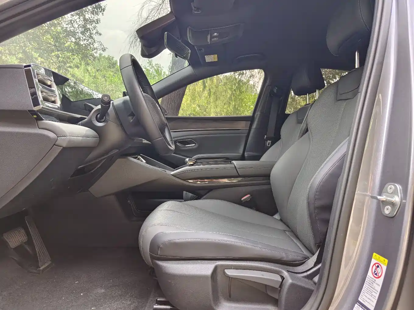 BYD Qin L 2024 DM-i 80KM Leading Edition фото 11