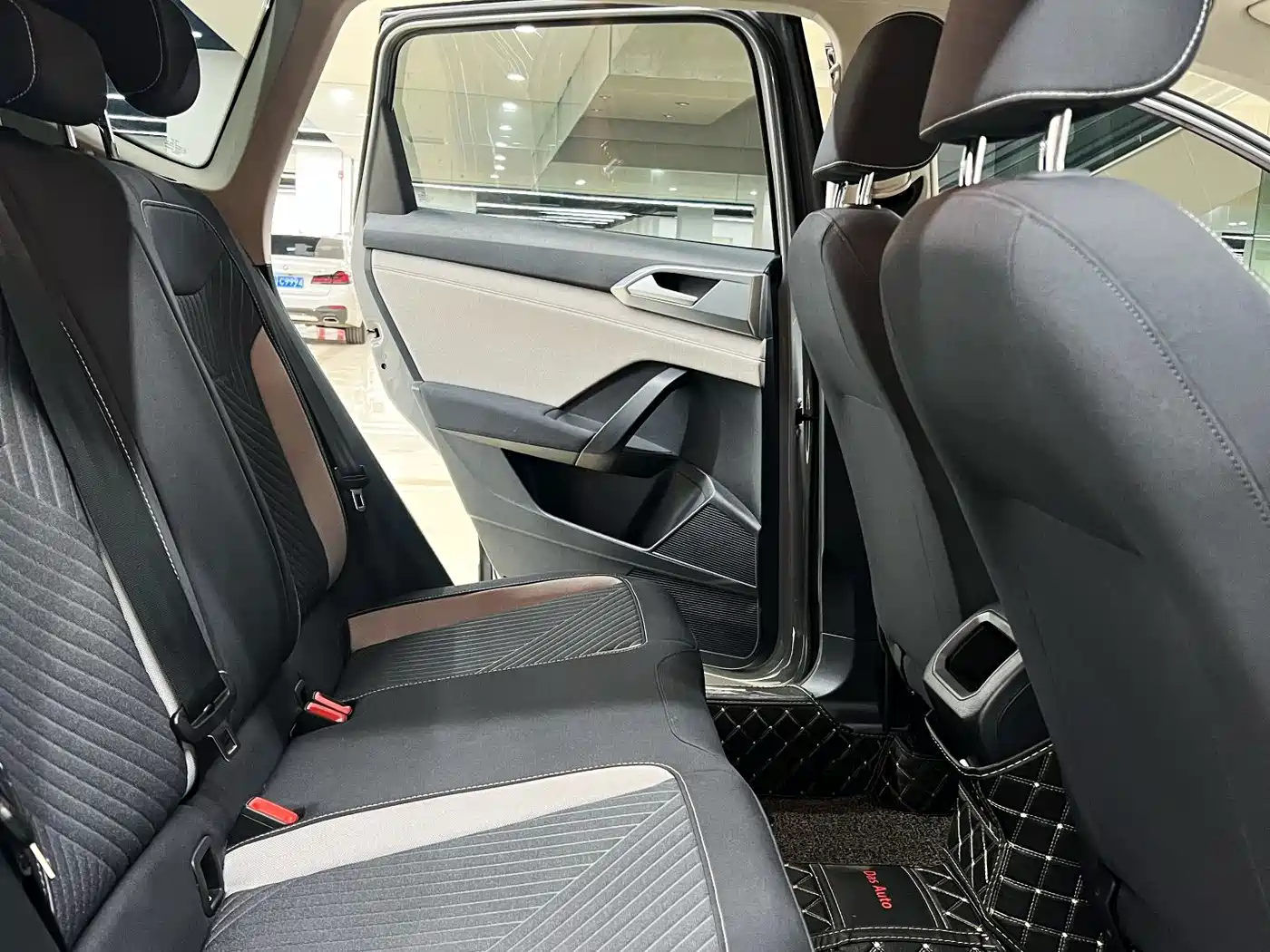 Volkswagen Tharu 2023 300TSI 2WD New Moon Edition фото 8
