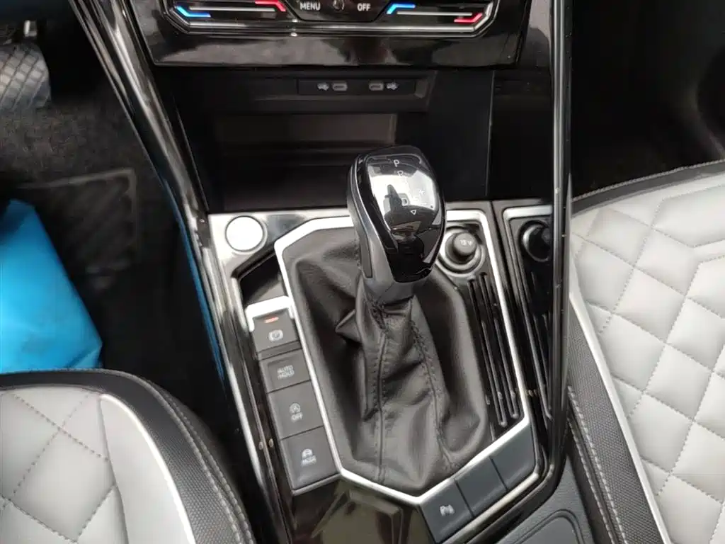 Volkswagen Tayron 2024 300TSI 2WD Luxury Plus Advanced фото 14
