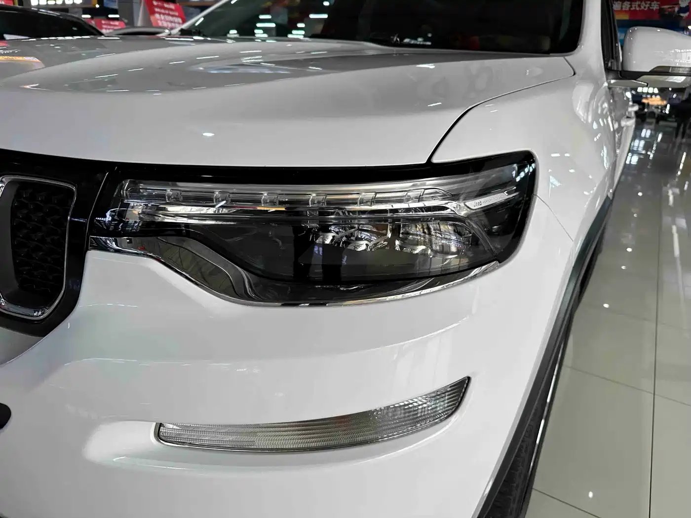 JEEP GRAND COMMANDER