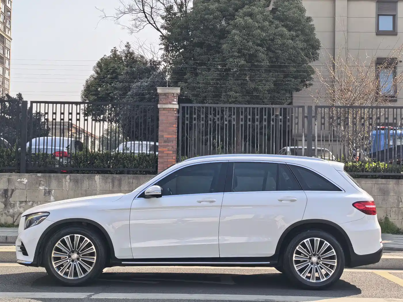 Mercedes-Benz GLC 2016 GLC 260 4MATIC Dynamic фото 4