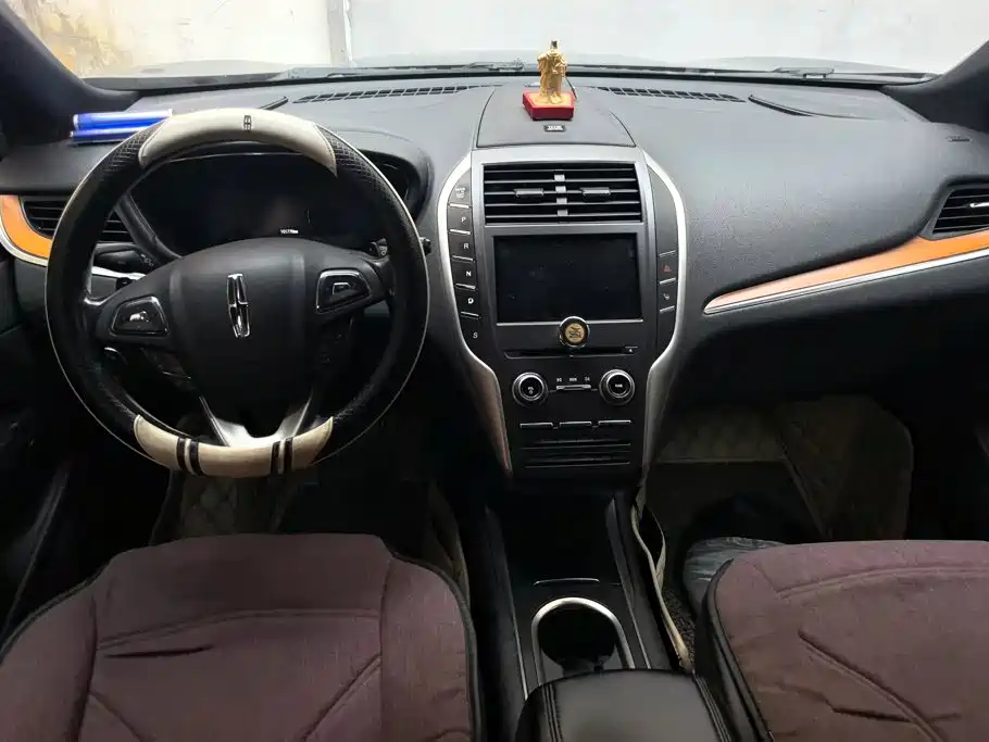 Фото 12 - Lincoln MKC