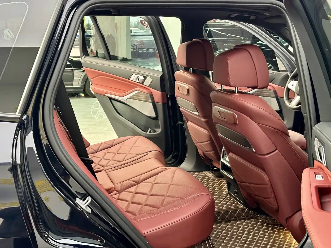 BMW X5 2023 xDrive 40Li M Sport Black Night Package фото 5