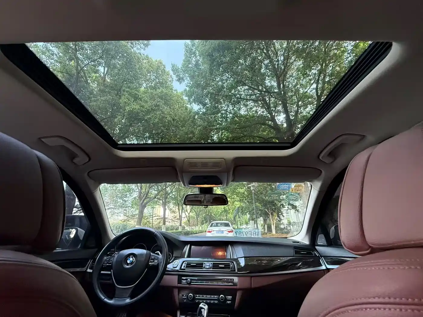 Photo 28 - BMW 5 Series