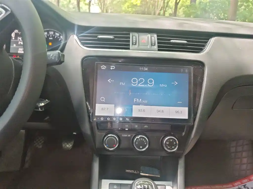 Škoda Octavia 2017 1.6L Manual ChuangXing фото 13