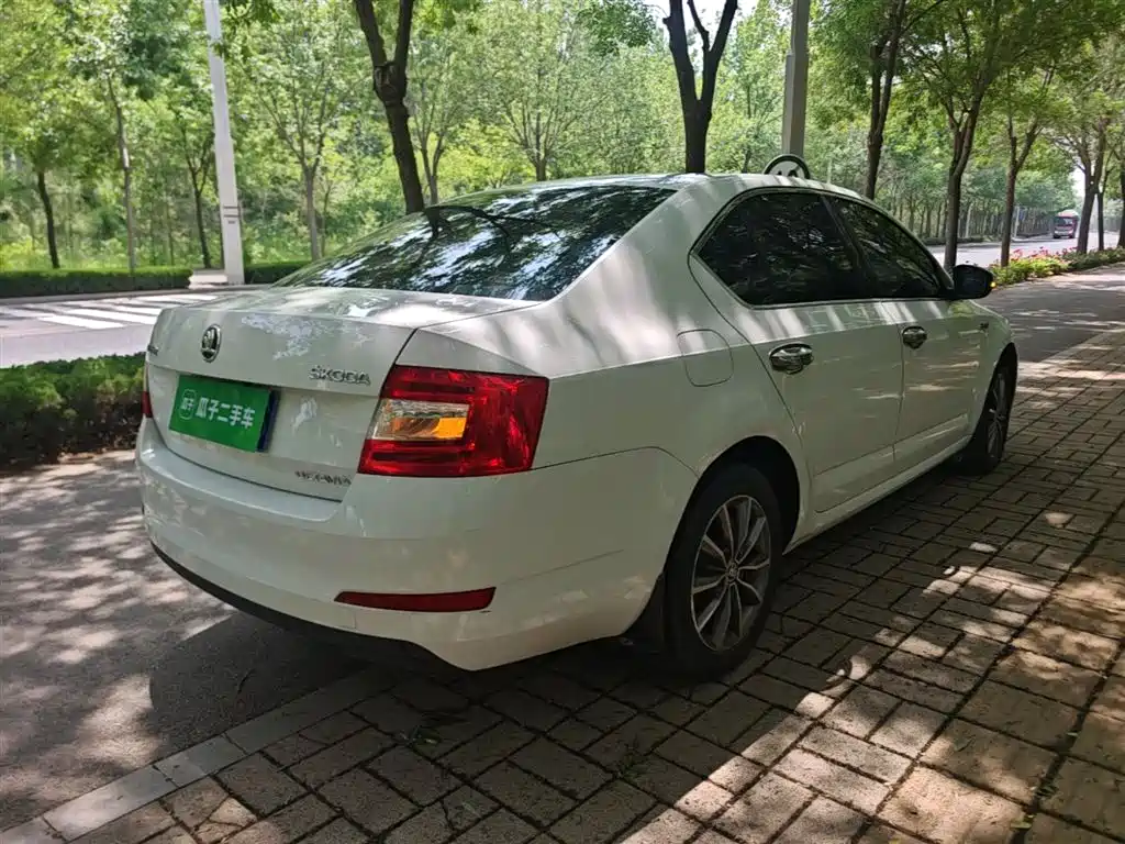 Škoda Octavia 2017 1.6L Manual ChuangXing фото 7