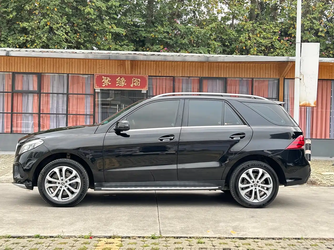 Mercedes-Benz GLE 2016 GLE 320 4MATIC Luxury фото 4