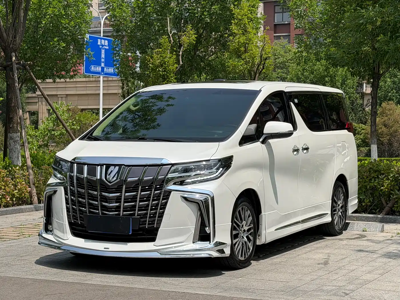 Toyota Alphard 2015 3.5L Luxury Edition фото 3