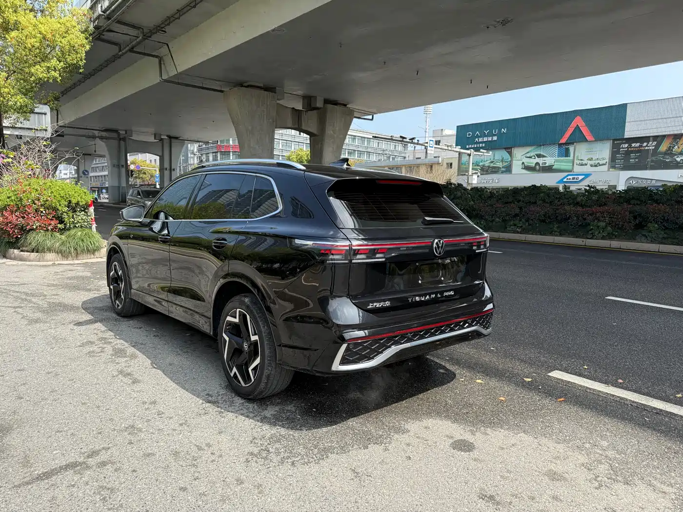 Volkswagen Tiguan L 2025 PRO 380TSI 2WD R-Line Smart Leader Edition фото 4