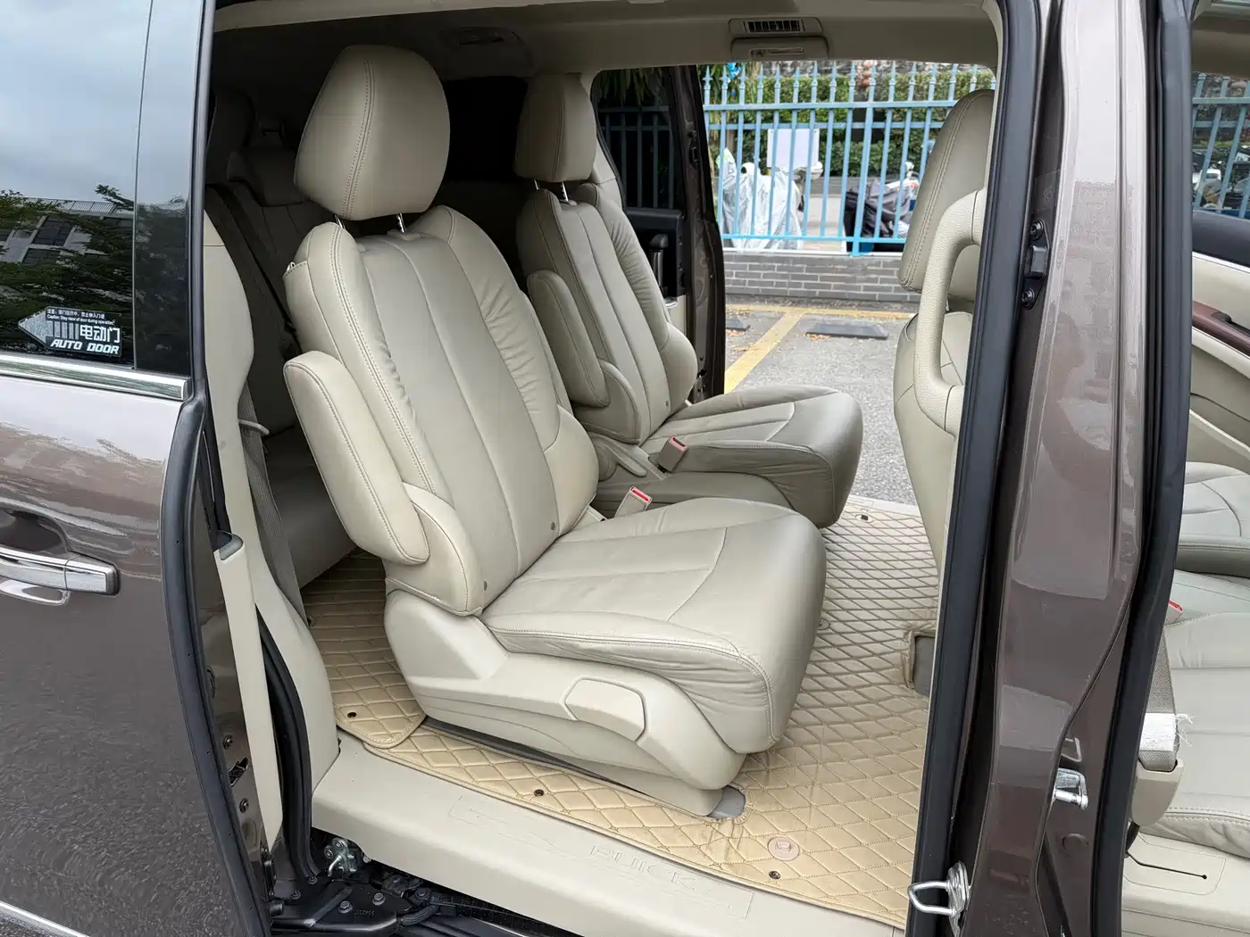 Фото 15 - Buick GL8