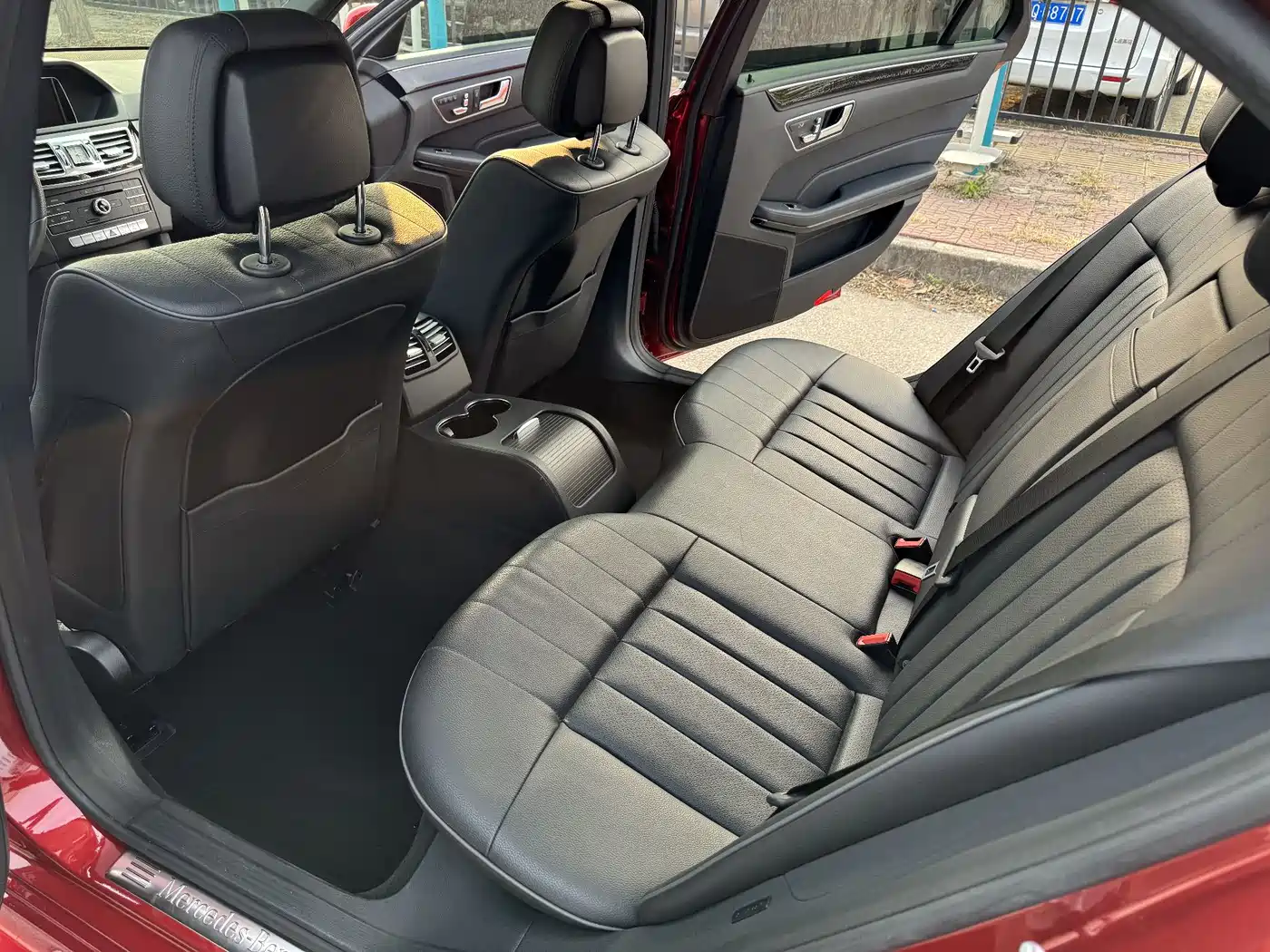 Mercedes-Benz E-Class 2015 E 260 L Sport фото 13