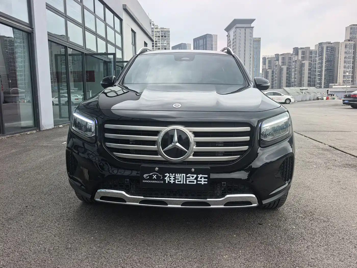 MERCEDES-BENZ GLB