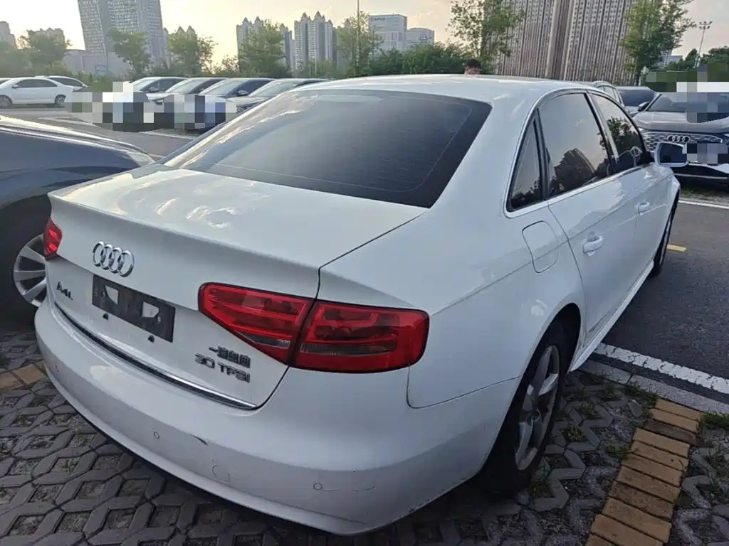 Фото 7 - Audi A4L