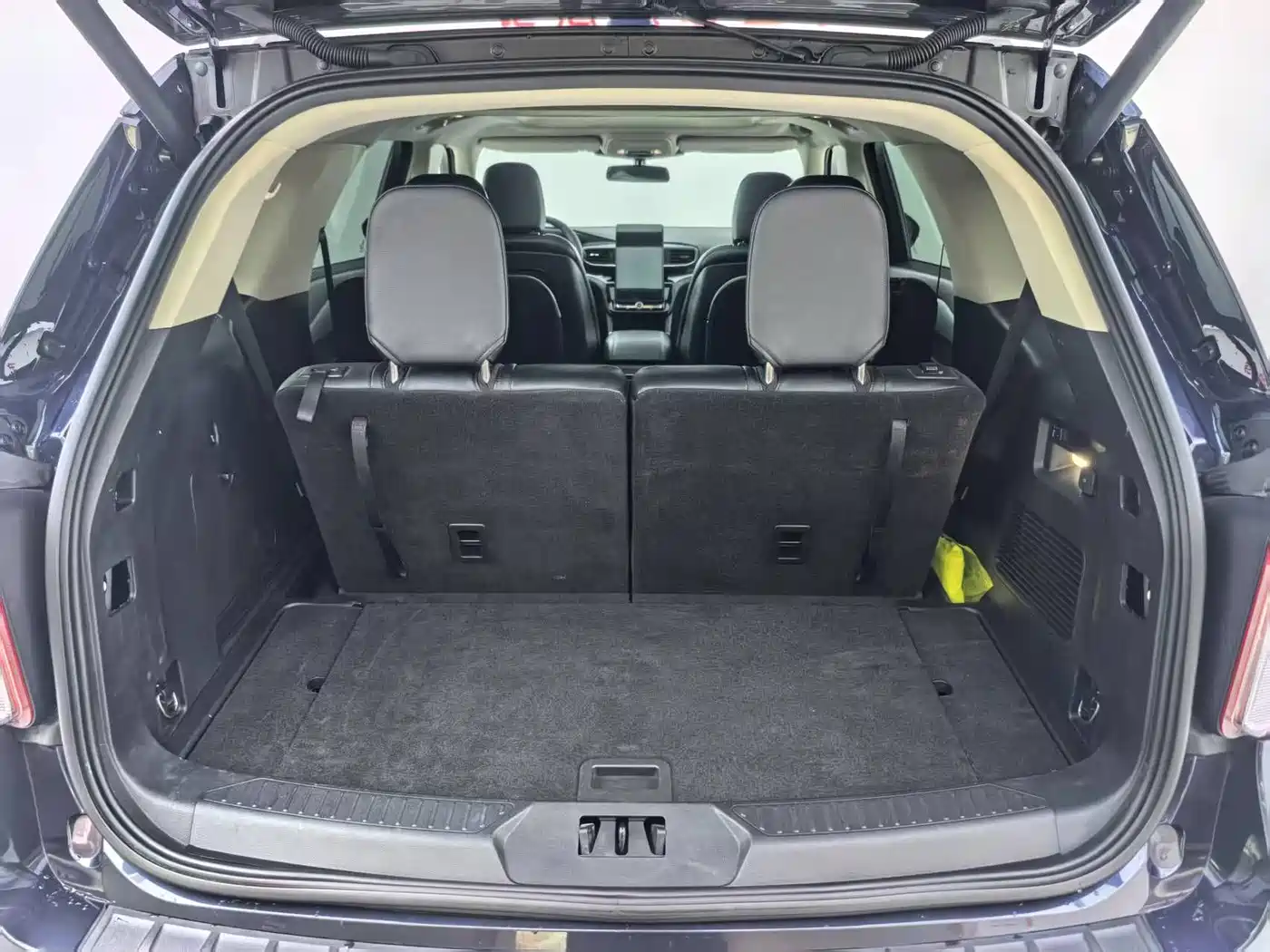 Фото 28 - Ford Explorer