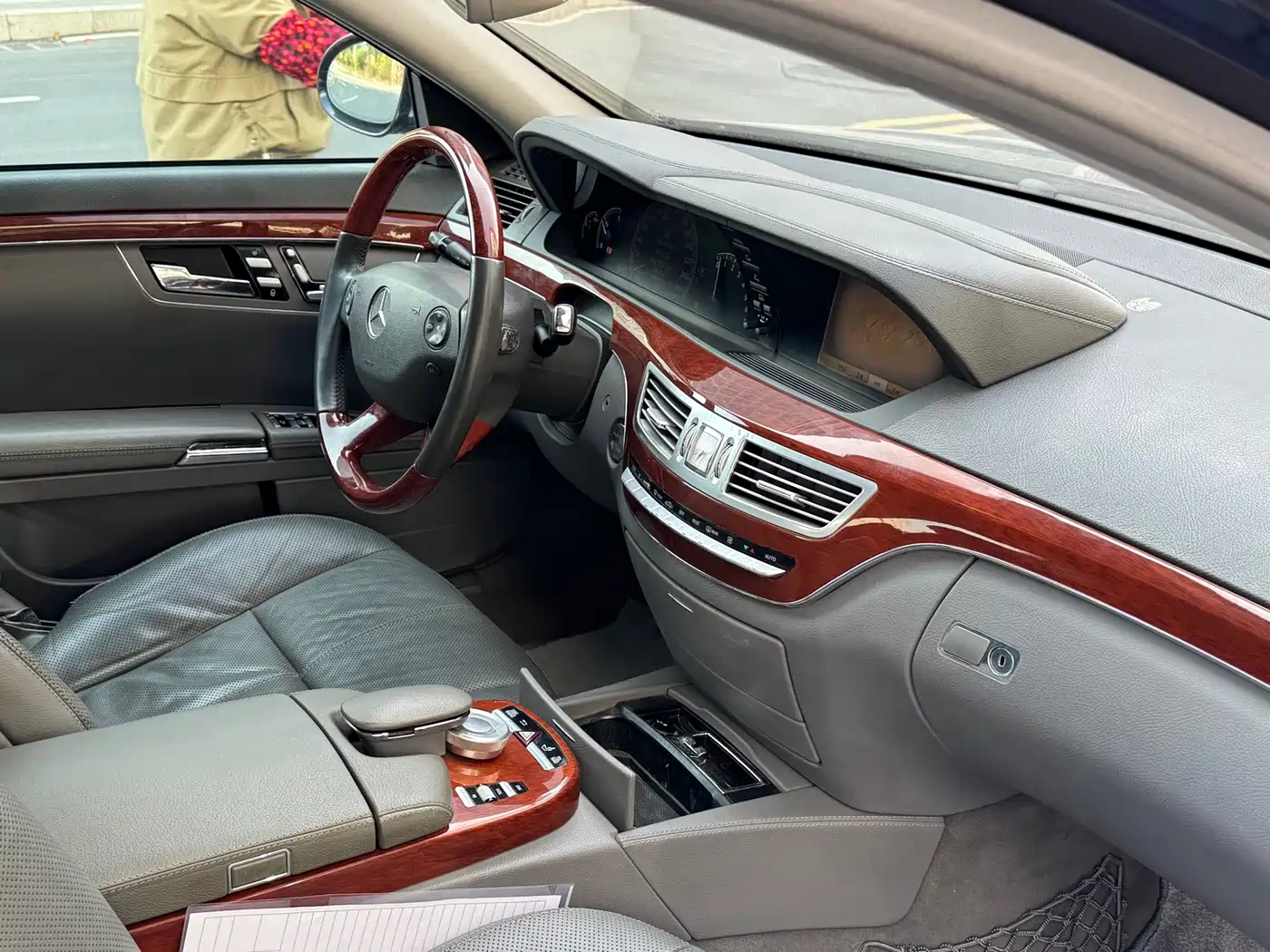 Mercedes-Benz S-Class фото 14