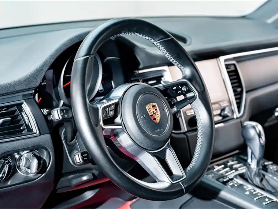 Porsche Macan 2017 Macan 2.0T фото 11