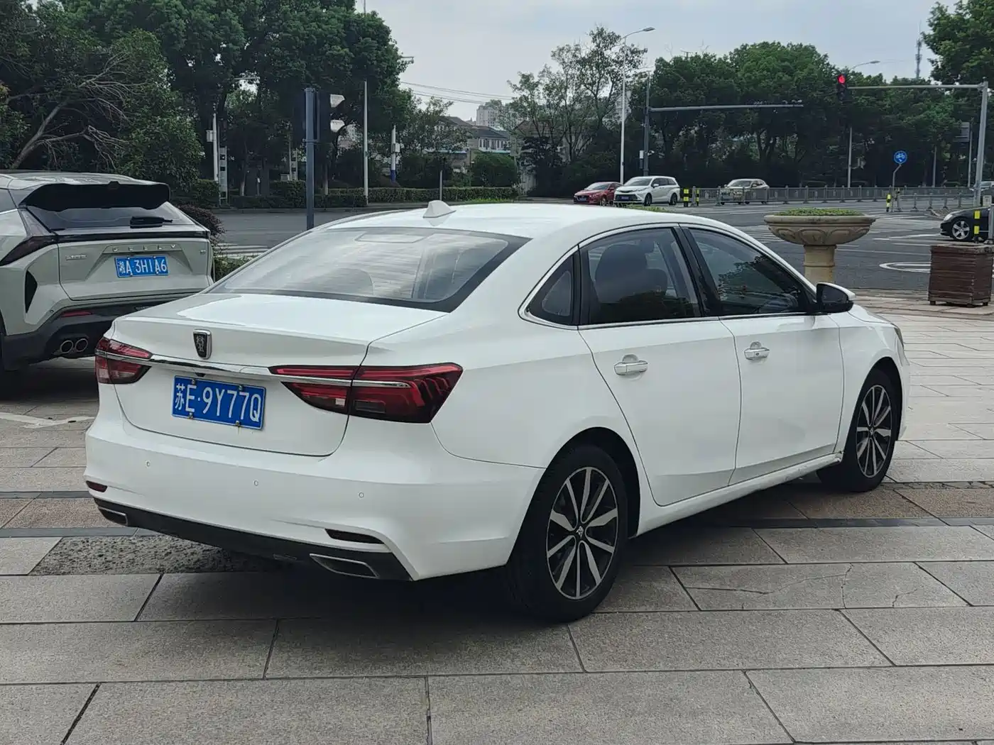 Roewe i6 2018 2018 20T Automatic Internet ZhiXiang Edition
