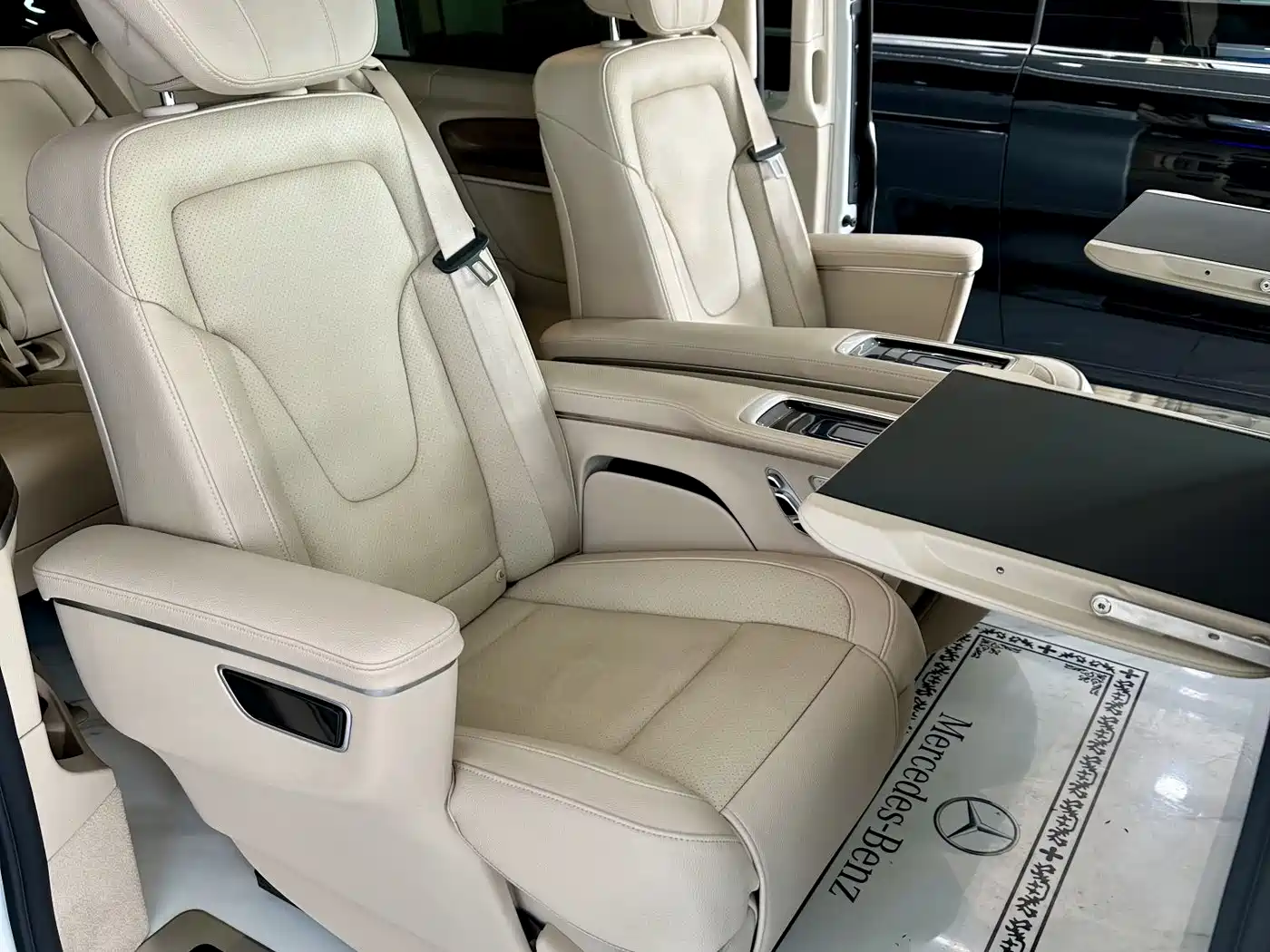 Mercedes-Benz V-Class 2022 V 260 L Long Wheelbase Prestige Edition фото 16
