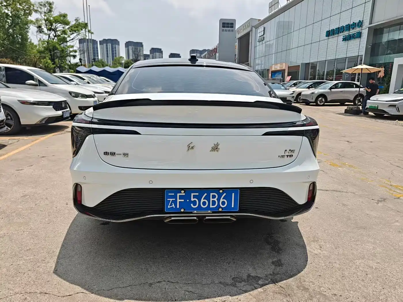 Hongqi H6 2024 Model 2.0T Fashion Edition фото 8