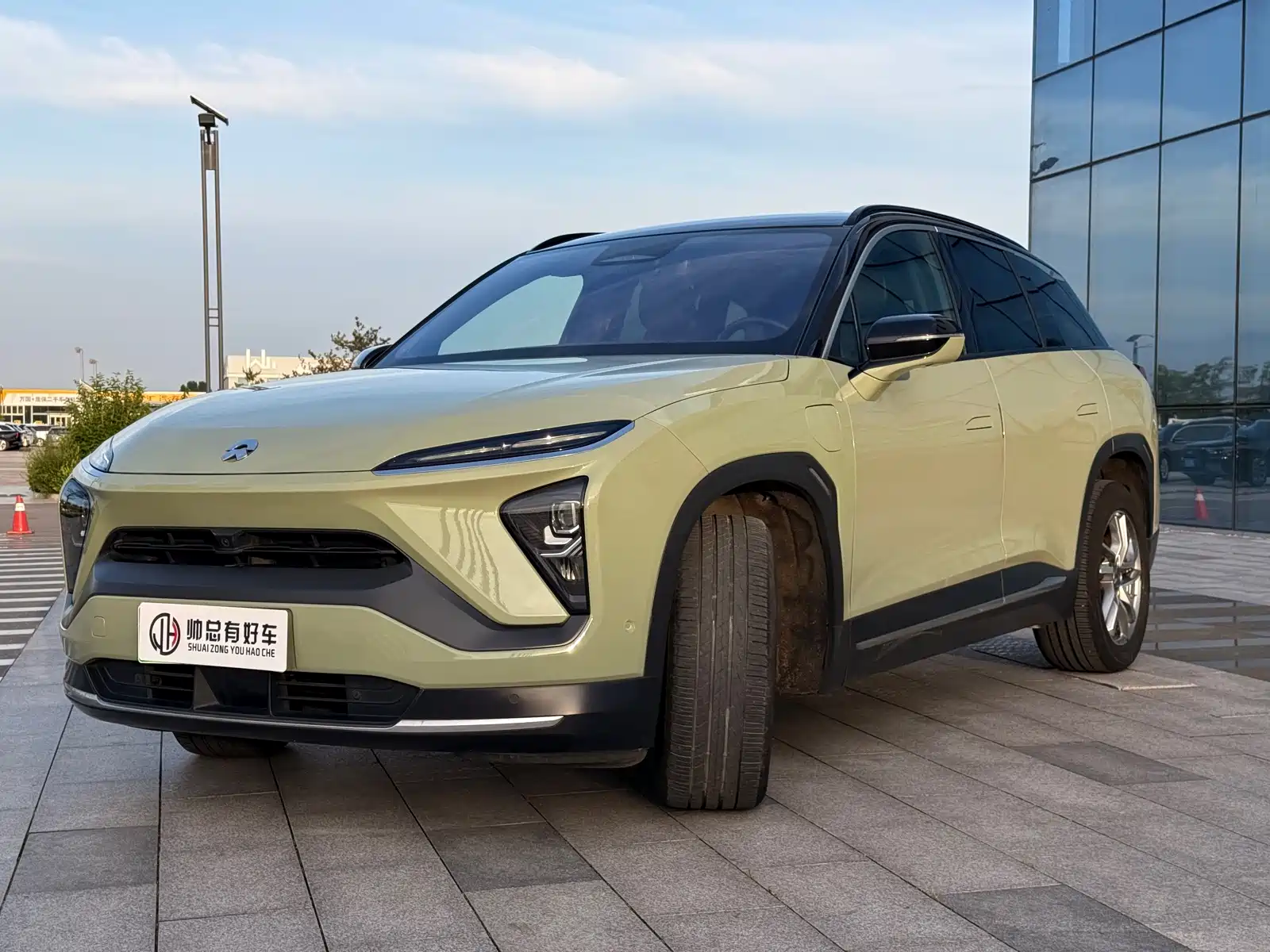 Фото 1 - NIO ES6