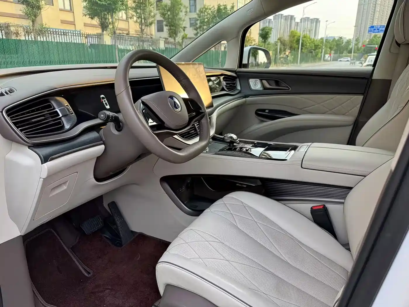 Denza D9 2022 DM-i 970 AWD Flagship фото 4