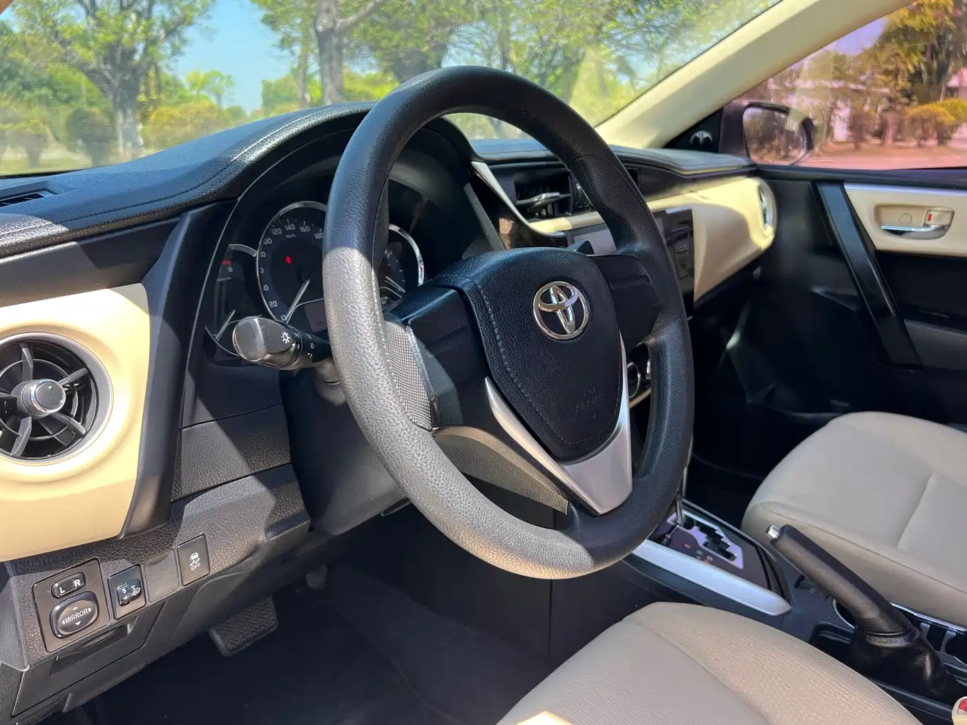 Toyota Corolla 2017 Facelift 1.2T S-CVT GL фото 16