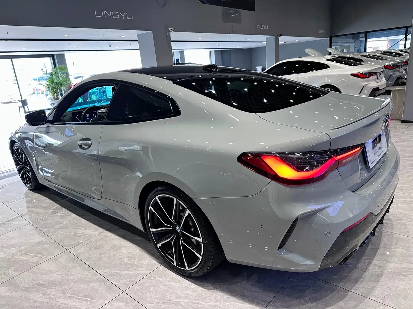BMW 4 Series 2023 430i M Sport Shadowline Package фото 6