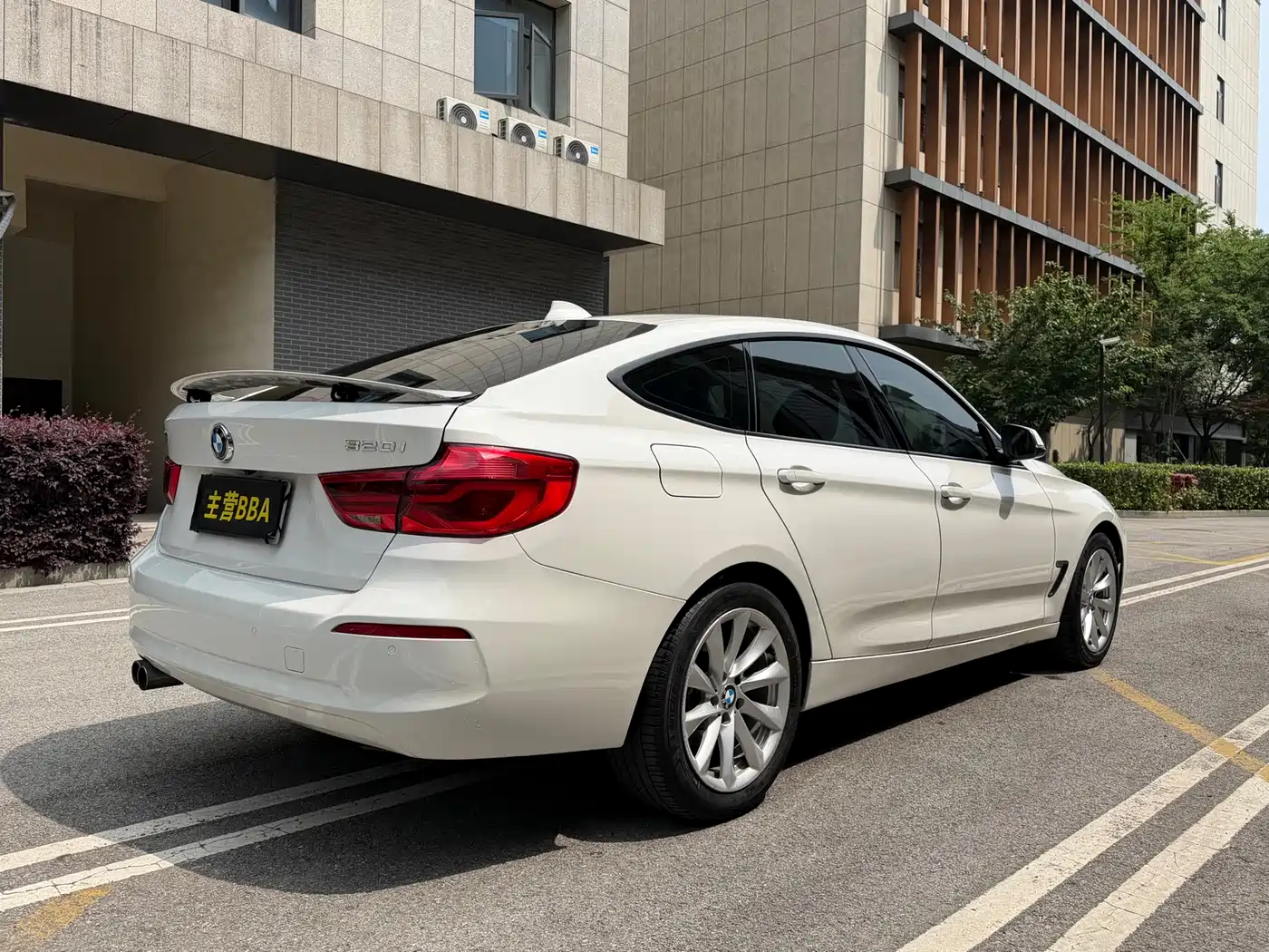 BMW 3 Series GT 2018 320i Fashion фото 25