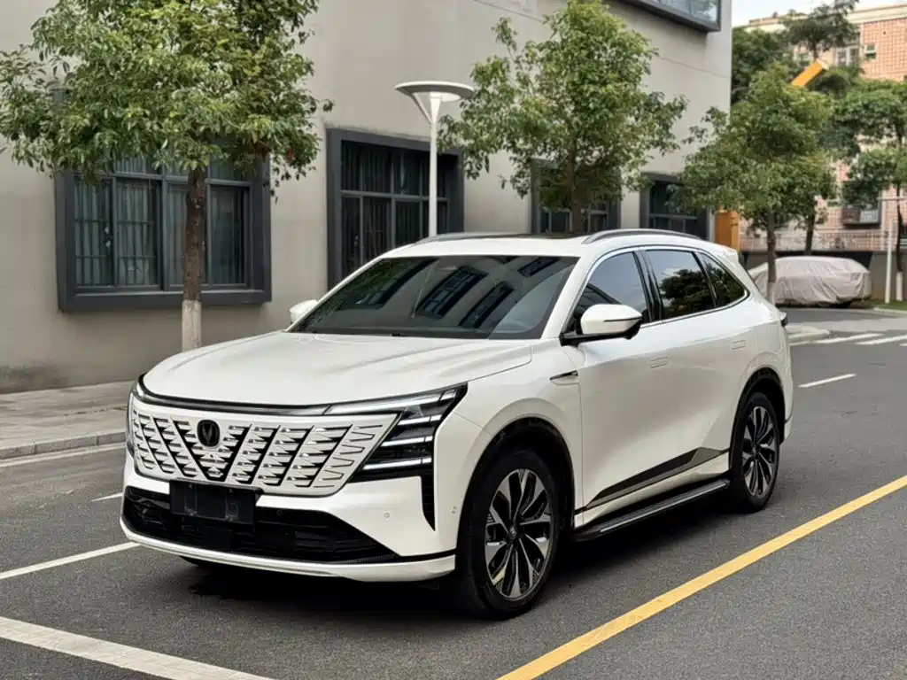 Changan CS75 PLUS 2025 4th Gen UItra 2.0T New Blue Whale Smart Power Type