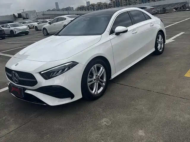MERCEDES-BENZ CLASS A 2024