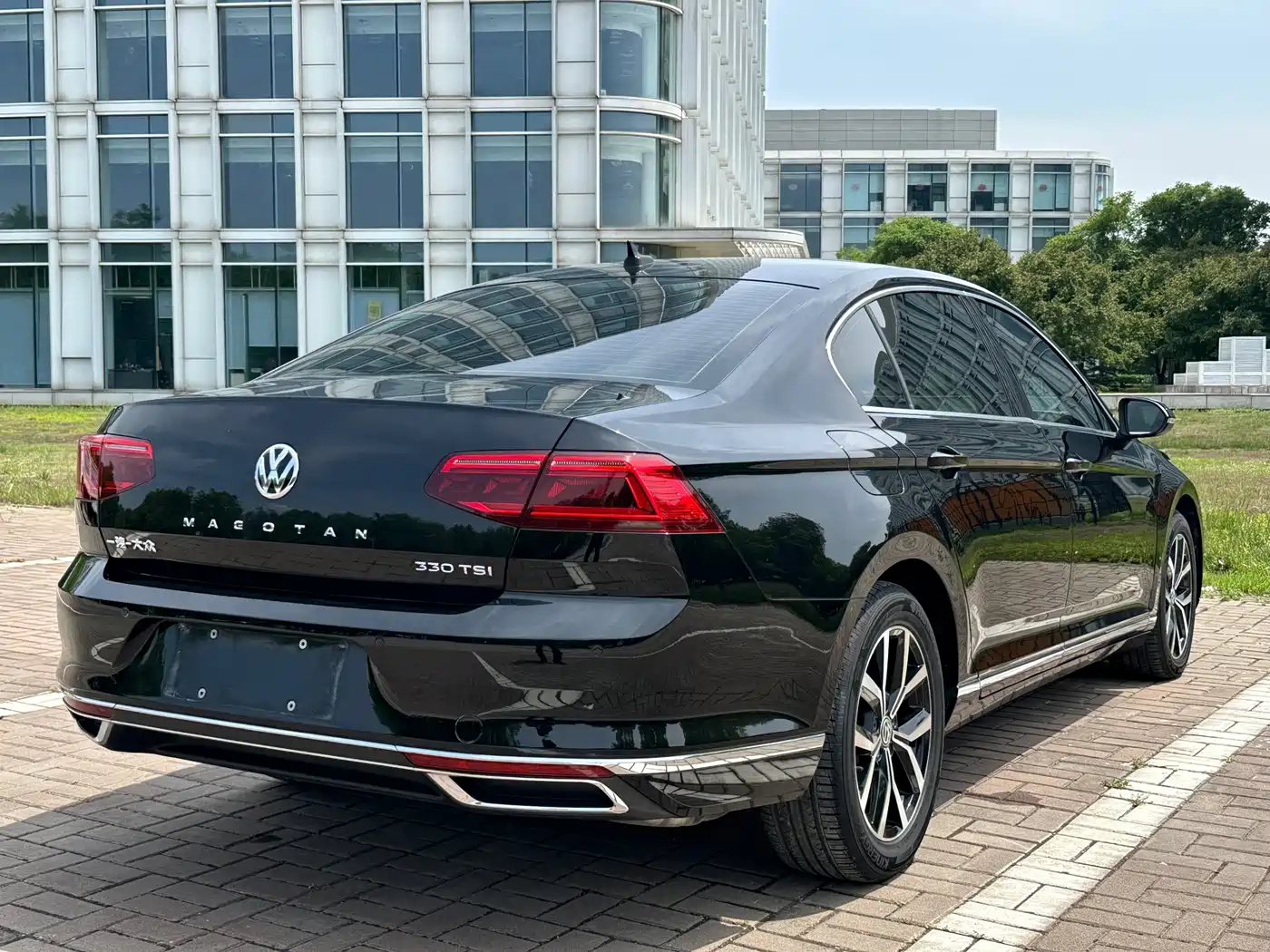 Volkswagen Magotan 2020 330TSI DSG Leading фото 18