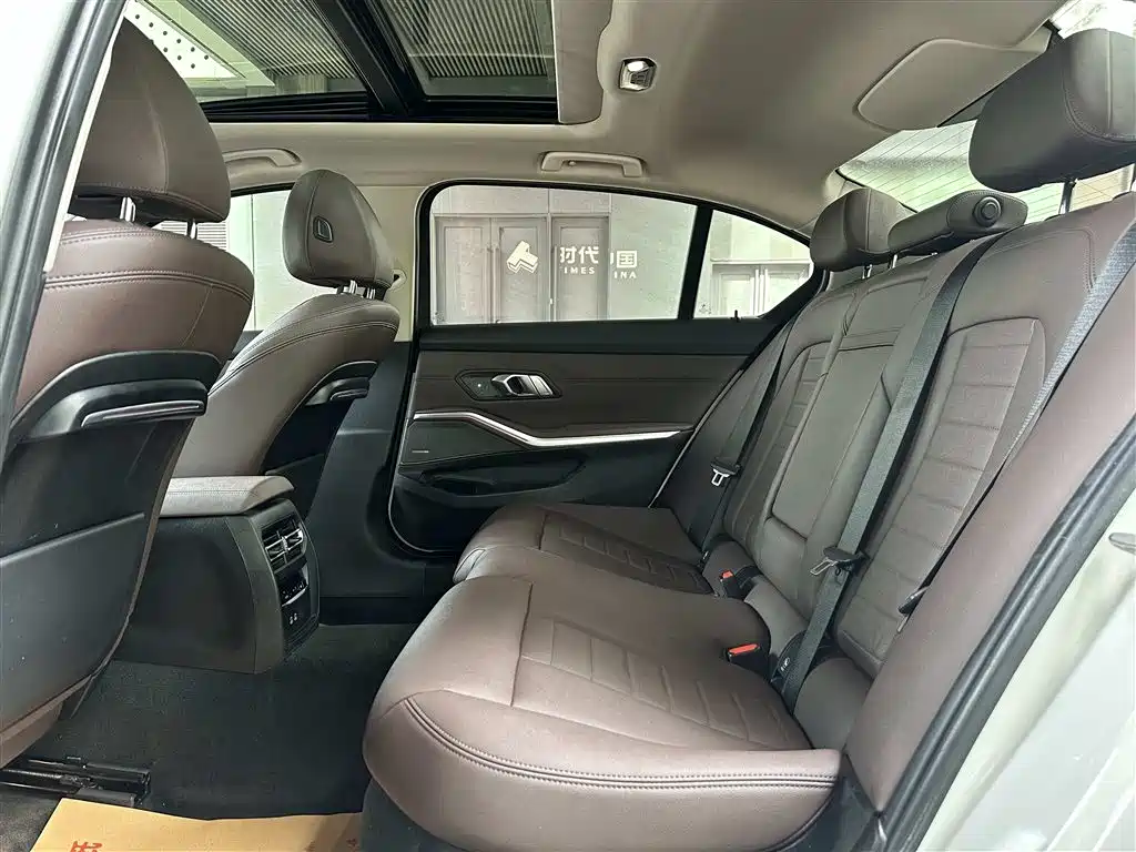 BMW 3 Series 2020 325Li M Sport Black Night Package фото 19
