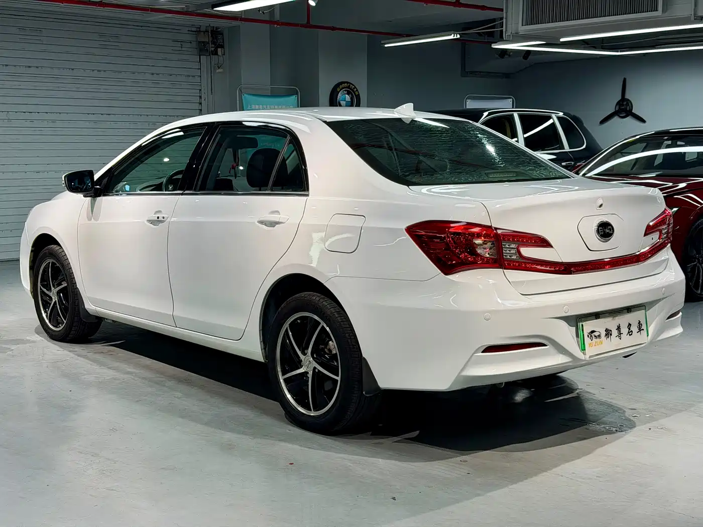 BYD Qin New Energy 2015 1.5T Double Champion Flagship Plus фото 4