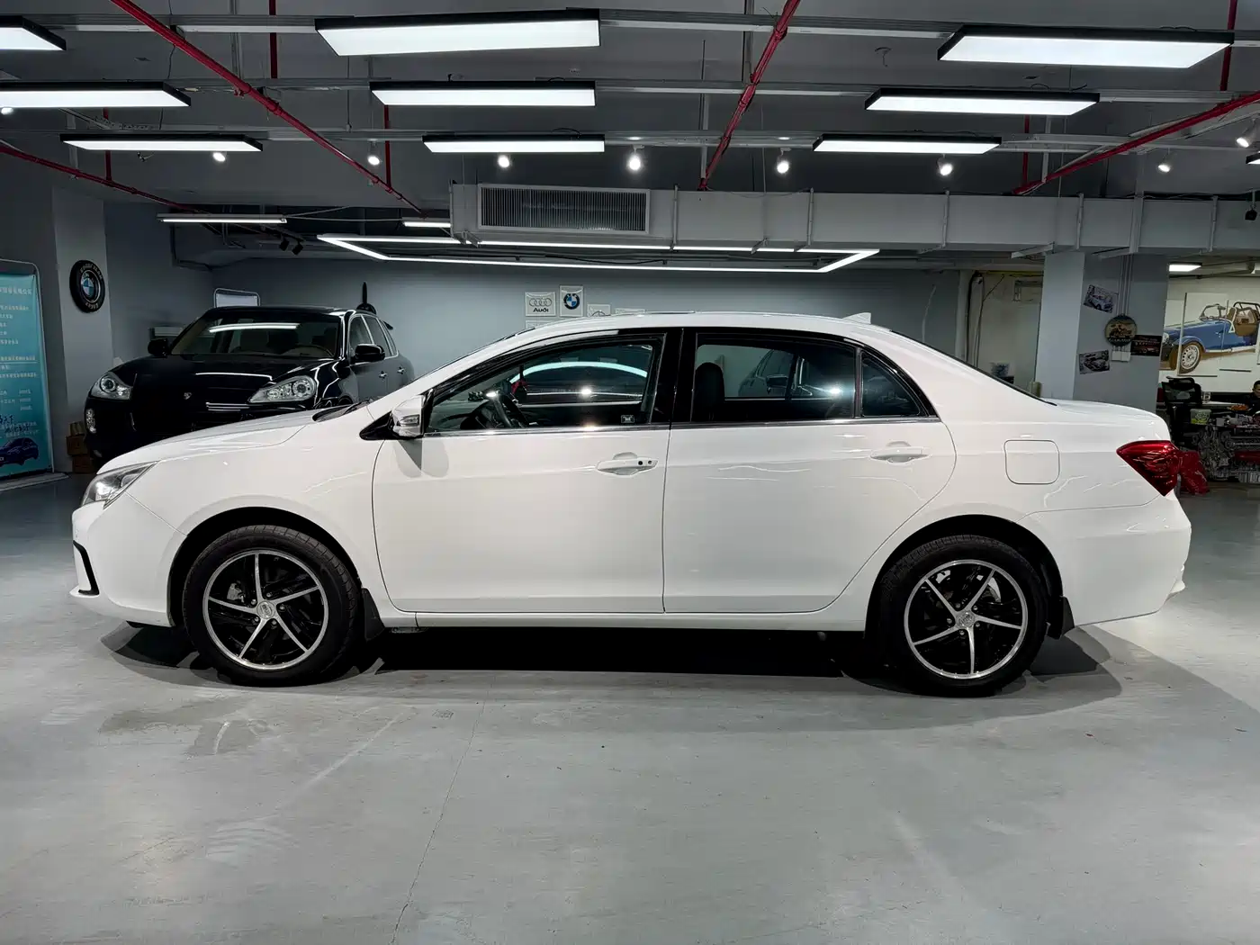 BYD Qin New Energy 2015 1.5T Double Champion Flagship Plus фото 3