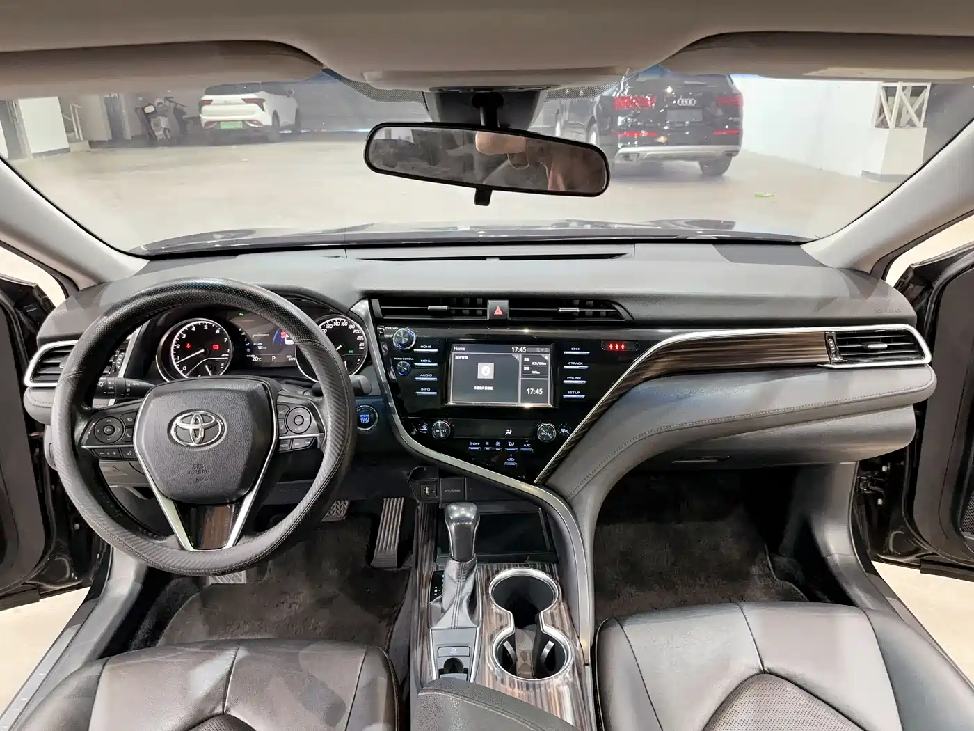 Toyota Camry 2018 2.0G Luxury Edition фото 17