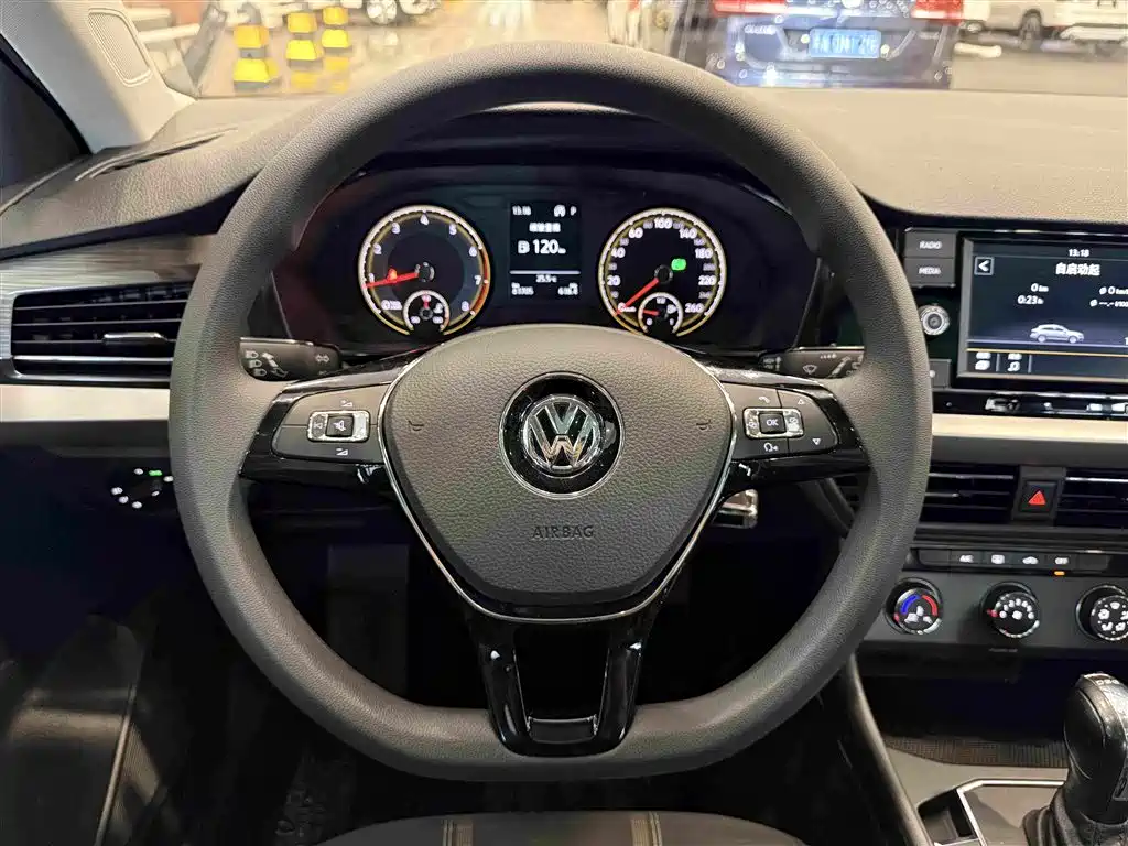 Photo 31 - Volkswagen Lavida